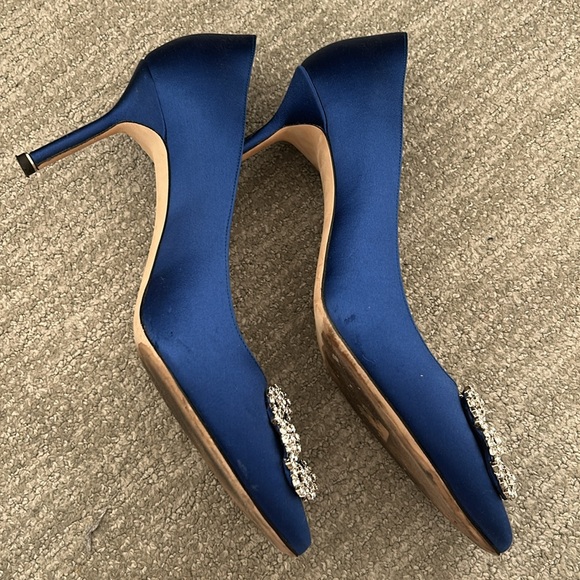 Manolo Blahnik Blue Heels with Embellished Buckle - Picture 5 of 7